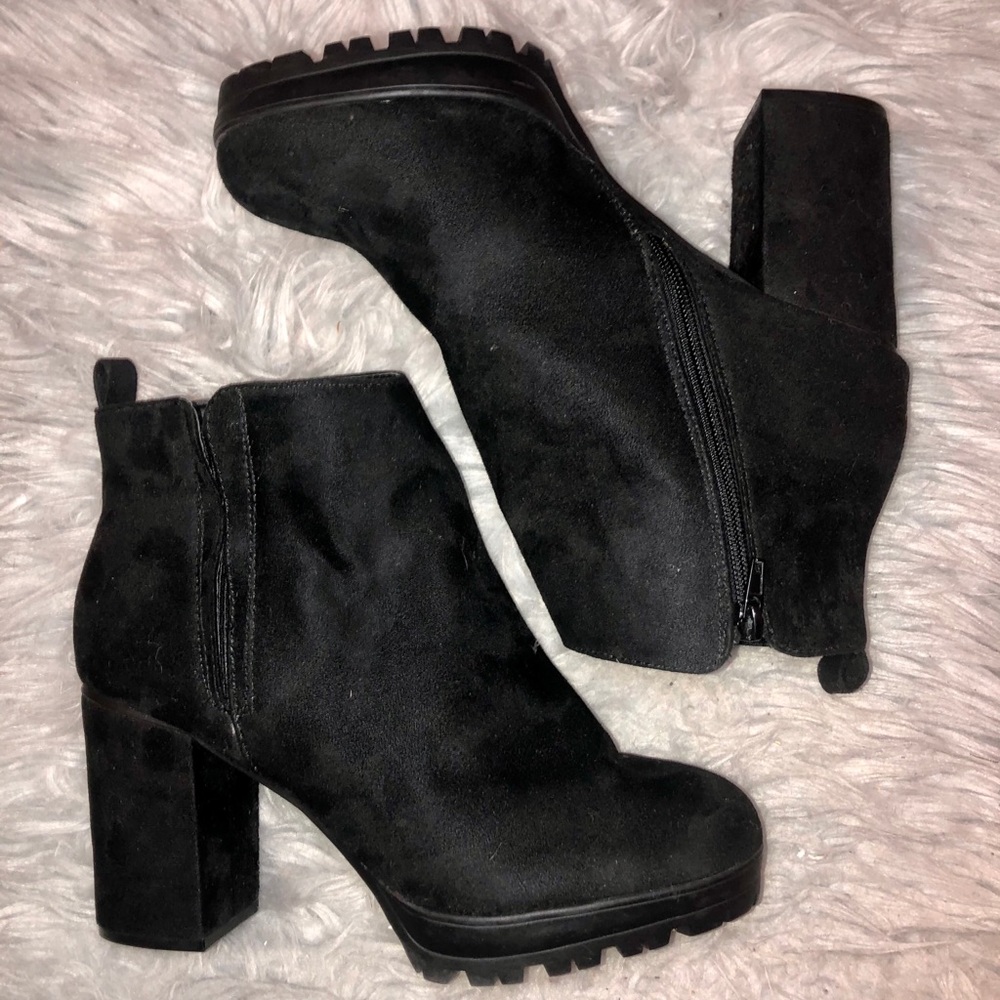 Boots - Picture 3 of 4